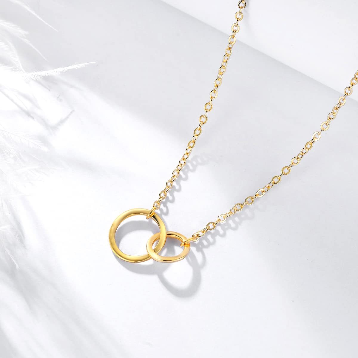 Decent 14K Gold Plated Interlocking Circle Necklace Cute Dainty Harmmered Karma Friendship Pendant Necklace